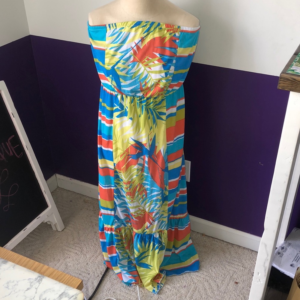 🌴Trixxi bold island print dress, size Large 🏖